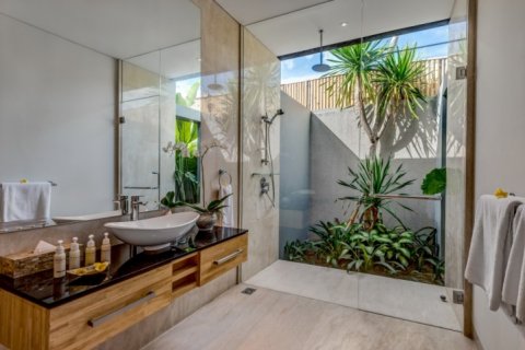 3 bedrooms Villa in Seminyak, Badung, Indonesia No. 1199 14