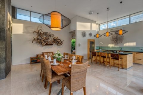 3 bedrooms Villa in Seminyak, Badung, Indonesia No. 1199 4