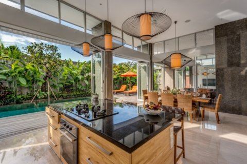 3 bedrooms Villa in Seminyak, Badung, Indonesia No. 1199 16