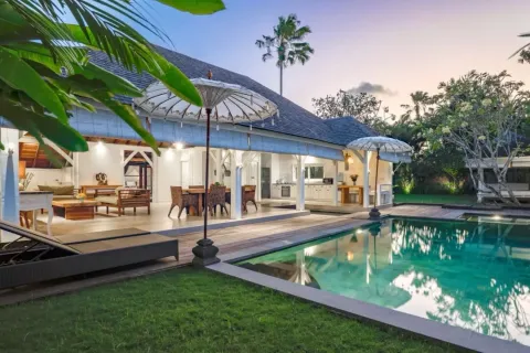 3 bedrooms Villa in Tibubeneng, Badung, Indonesia No. 10354