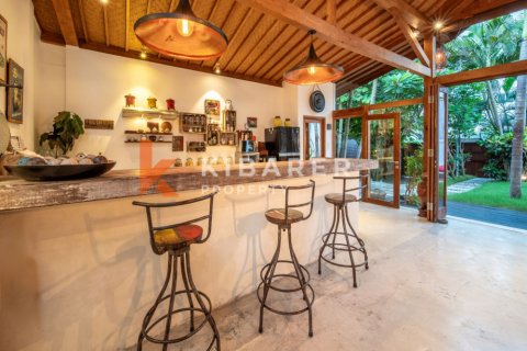 3 bedrooms Villa in Kerobokan, Badung, Indonesia No. 11813 8