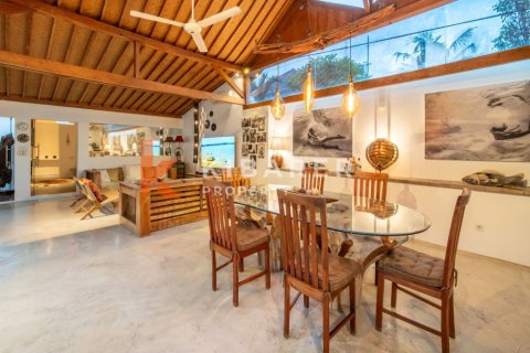 3 bedrooms Villa in Kerobokan, Badung, Indonesia No. 11813 2