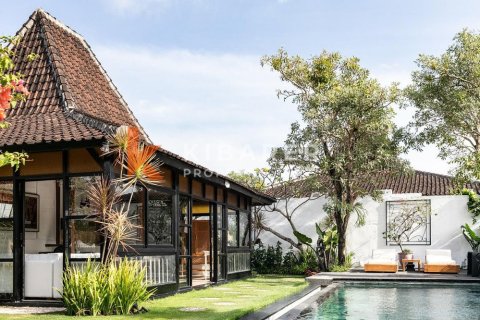 4 bedrooms Villa in Tibubeneng, Badung, Indonesia No. 11808 2