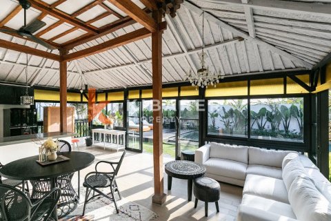 4 bedrooms Villa in Tibubeneng, Badung, Indonesia No. 11808 27