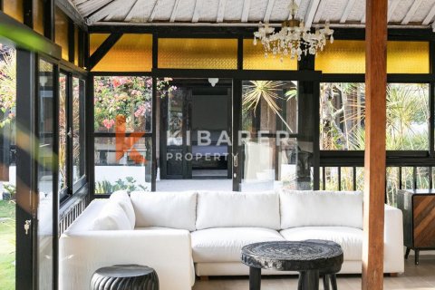 4 bedrooms Villa in Tibubeneng, Badung, Indonesia No. 11808 18