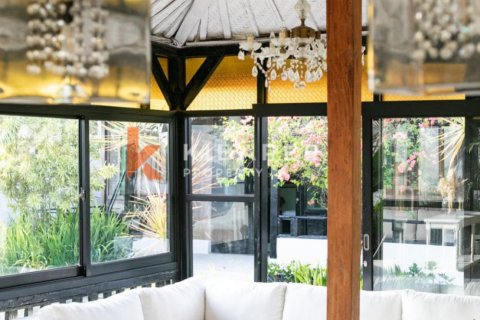4 bedrooms Villa in Tibubeneng, Badung, Indonesia No. 11808 4