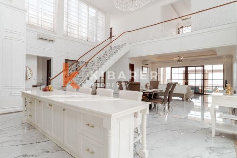 Вилла с 4 спальнями в Jimbaran, Бадунг, Индонезия № 11811 5