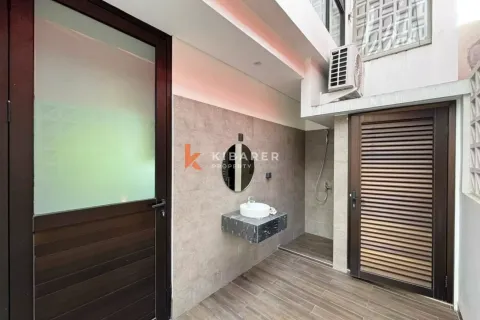 3 bedrooms Villa in Tibubeneng, Badung, Indonesia No. 11809 25