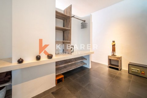Вилла с 3 спальнями в Kerobokan, Бадунг, Индонезия № 11812 16