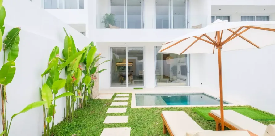 2 bedrooms Villa in South Kuta, Badung, Indonesia No. 10372
