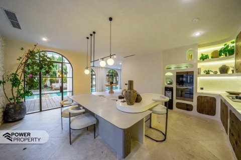 Вилла с 4 спальнями в Canggu, Бадунг, Индонезия № 7009 2