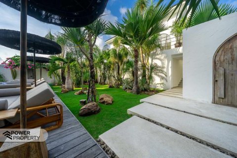 Вилла с 4 спальнями в Canggu, Бадунг, Индонезия № 7009 6