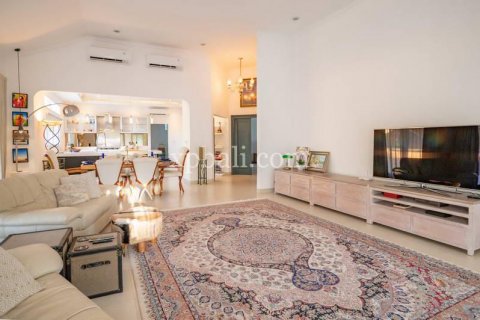 5 bedrooms Villa in Nusa Dua, Badung, Indonesia No. 299 25