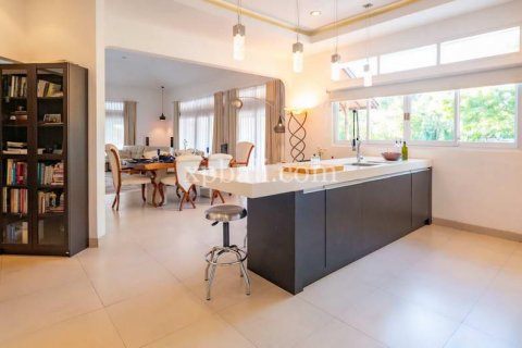 5 bedrooms Villa in Nusa Dua, Badung, Indonesia No. 299 20