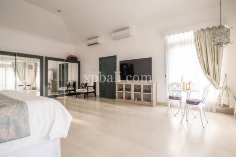 5 bedrooms Villa in Nusa Dua, Badung, Indonesia No. 299 17