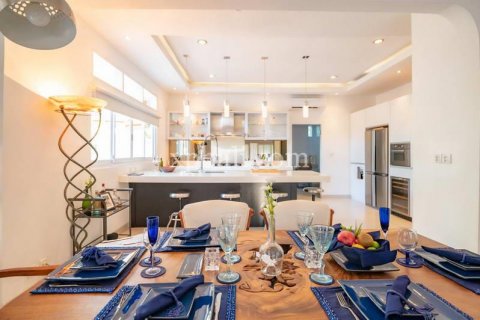 5 bedrooms Villa in Nusa Dua, Badung, Indonesia No. 299 24