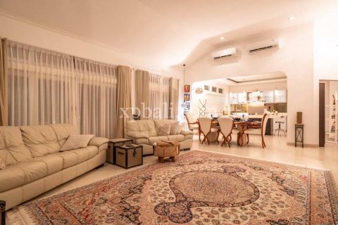 5 bedrooms Villa in Nusa Dua, Badung, Indonesia No. 299 3