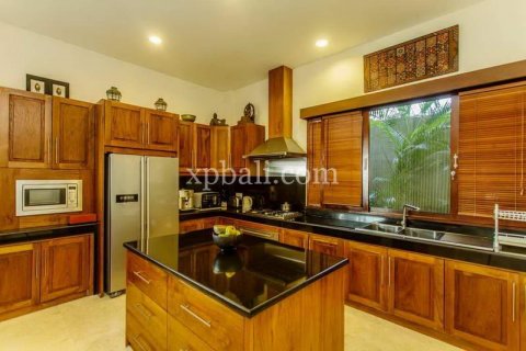 4 bedrooms Villa in Jimbaran, Badung, Indonesia No. 298 13