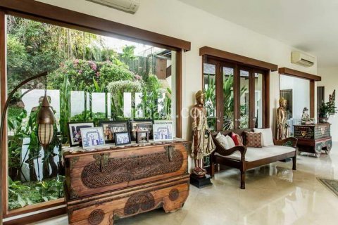 4 bedrooms Villa in Jimbaran, Badung, Indonesia No. 298 8