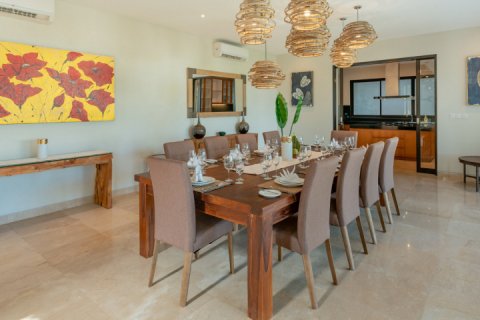 4 bedrooms Villa in South Kuta, Badung, Indonesia No. 912 7