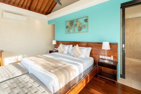 4 bedrooms Villa in South Kuta, Badung, Indonesia No. 912 10