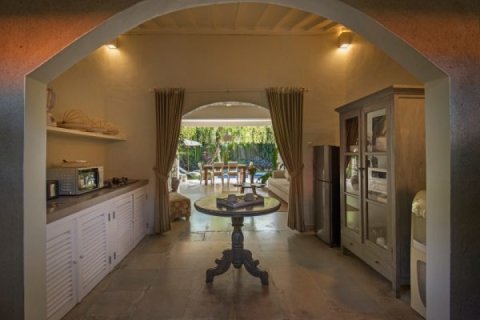 6 bedrooms Villa in Seminyak, Badung, Indonesia No. 909 6