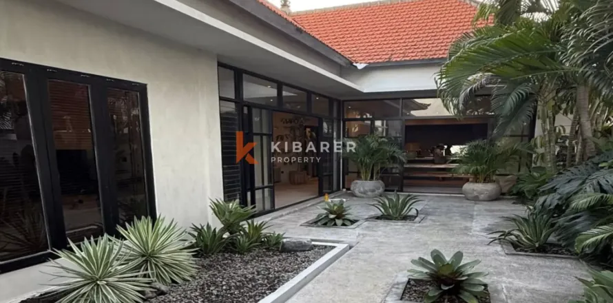 3 bedrooms Villa in Tibubeneng, Badung, Indonesia No. 12593