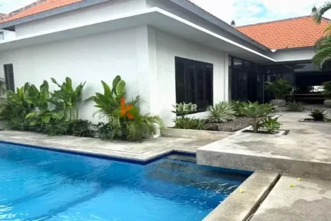 3 bedrooms Villa in Tibubeneng, Badung, Indonesia No. 12593 20