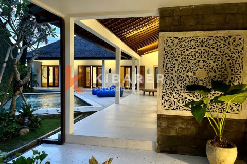 Вилла с 4 спальнями в Canggu, Бадунг, Индонезия № 12590 10