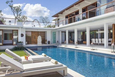 4 bedrooms Villa in Seminyak, Badung, Indonesia No. 745