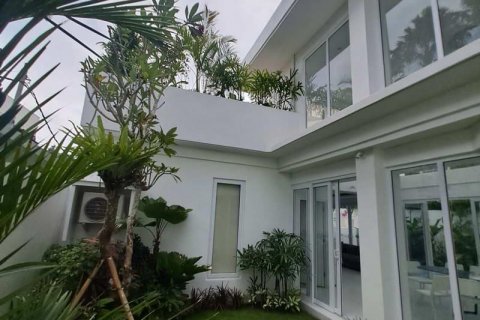 6 bedrooms Villa in Canggu, Badung, Indonesia No. 7692 27
