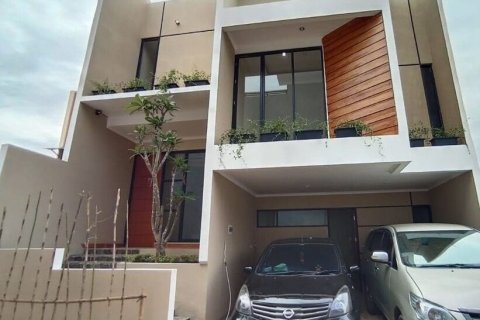 3 bedrooms House in Jakarta, Indonesia No. 5452 9
