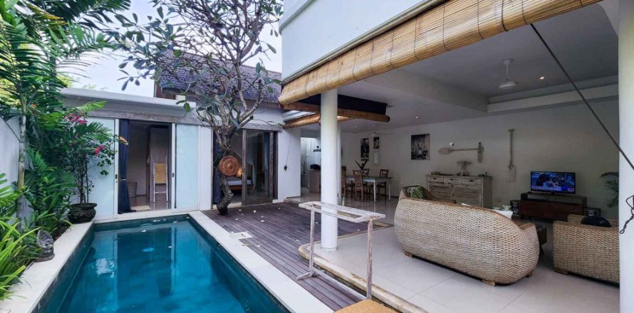 2 bedrooms Villa in Badung, Indonesia No. 11103