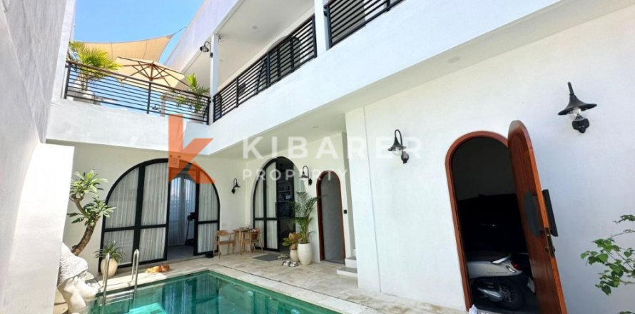 3 bedrooms Villa in Kerobokan, Badung, Indonesia No. 12685