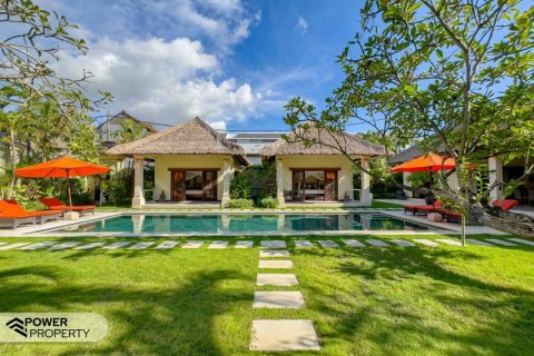 4 bedrooms Villa in Seminyak, Badung, Indonesia No. 13608
