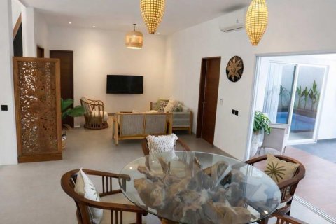 Вилла с 3 спальнями в Seminyak, Бадунг, Индонезия № 13604 10