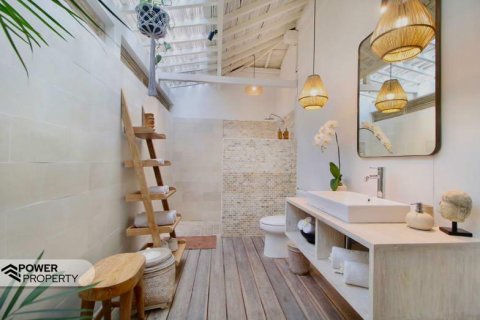 4 bedrooms Villa in Canggu, Badung, Indonesia No. 13609