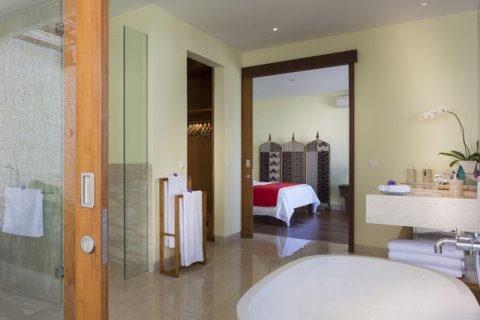 5 bedrooms Villa in South Kuta, Badung, Indonesia No. 776 24