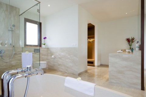 5 bedrooms Villa in South Kuta, Badung, Indonesia No. 776 21