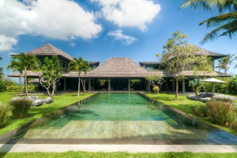 5 bedrooms Villa in Canggu, Badung, Indonesia No. 779 2