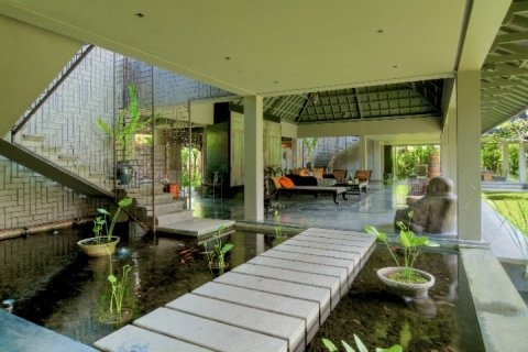 5 bedrooms Villa in Canggu, Badung, Indonesia No. 779 4