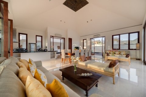 6 bedrooms Villa in South Kuta, Badung, Indonesia No. 774 2