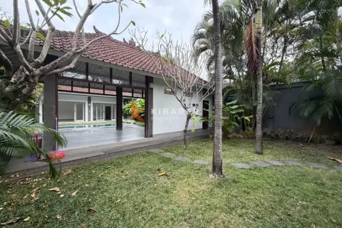 Вилла с 2 спальнями в Seminyak, Бадунг, Индонезия № 13165 2