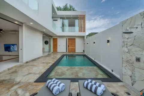 3 bedrooms Villa in Denpasar, Indonesia No. 10605