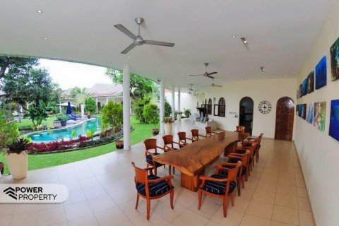 5 bedrooms Villa in South Denpasar, Denpasar, Indonesia No. 8840 3