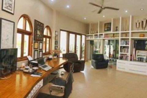 5 bedrooms Villa in South Denpasar, Denpasar, Indonesia No. 8840 15