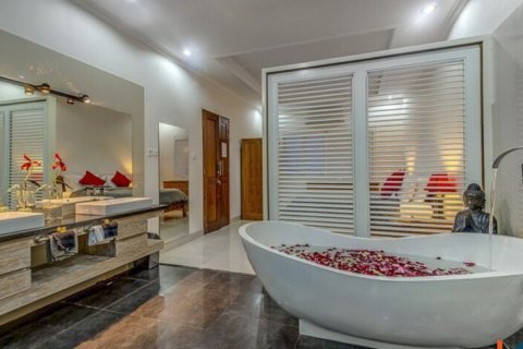 10 bedrooms Villa in Seminyak, Badung, Indonesia No. 11630 4