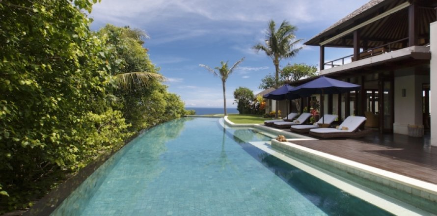 5 bedrooms Villa in South Kuta, Badung, Indonesia No. 597