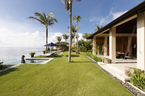 5 bedrooms Villa in South Kuta, Badung, Indonesia No. 596 2