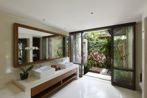 5 bedrooms Villa in South Kuta, Badung, Indonesia No. 596 22